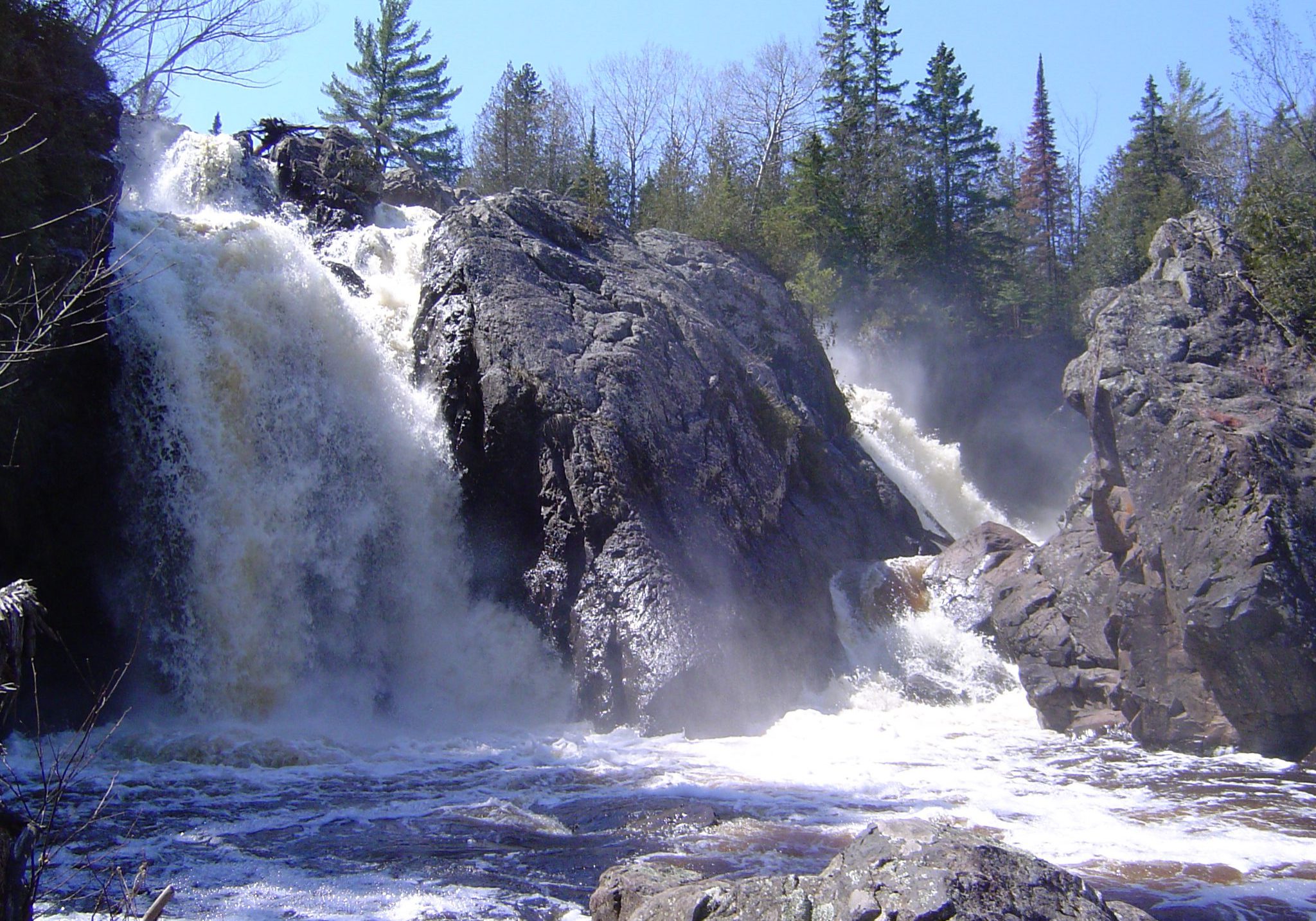 Gabbro_Falls_-_panoramio